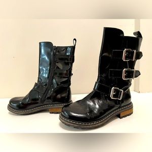 LIKE NEW- Dsquared2 luxury designer girls boots! Size 31 EU / 13 US